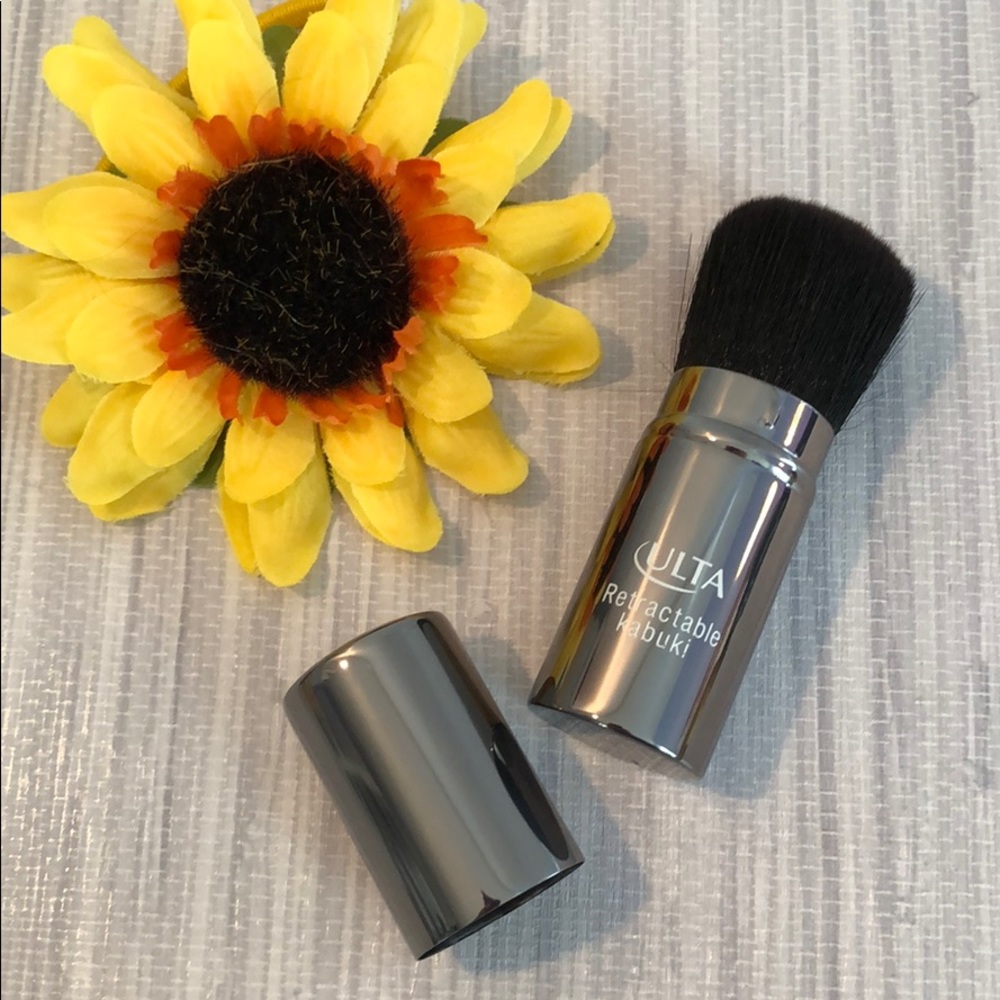 Kabuki brush